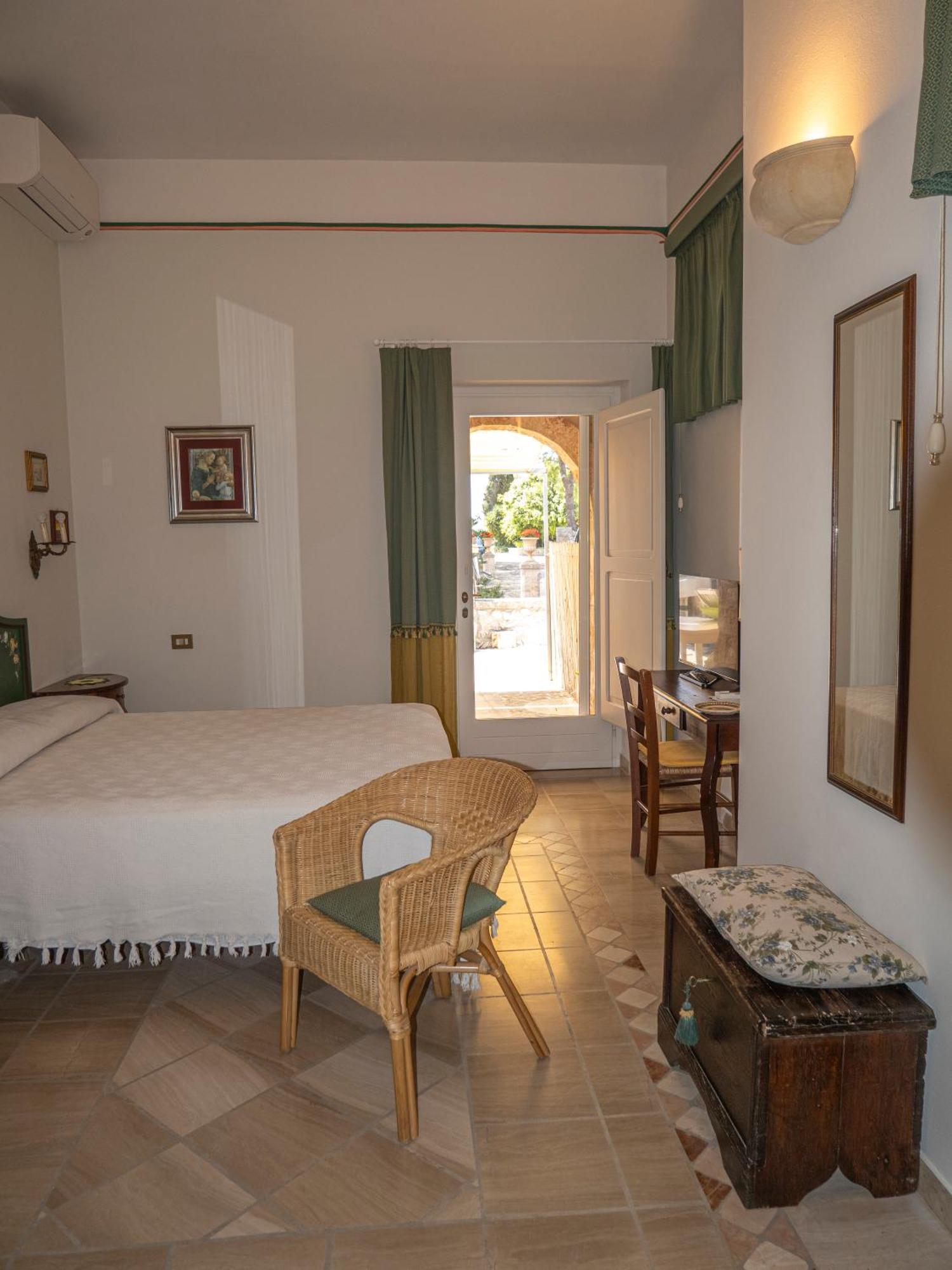 Agriturismo Masseria Alcorico 加利亚诺德尔卡波 外观 照片